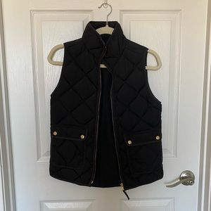 Black quilted J. crew vest. Size XS.